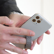 {限量預購} iPhone 11 / 11 Pro / 11 Pro Max 橡膠背貼(褐) -附360 °皮革環 (灰)