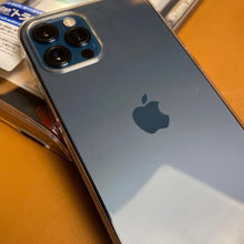 獨家殼貼組- iPhone 2021 / iPhone 13 全系列 Air Jacket 超薄保護殼 + 光澤亮面/抗眩霧面保護膜